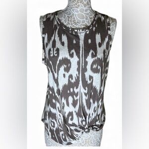 Athleta taupe and white sleeveless casual top women’s size XL- athleisure